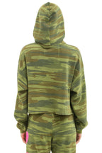 Retro HEART RELAXED CROPPED PULLOVER HOODIE - CAMO NEON PINK