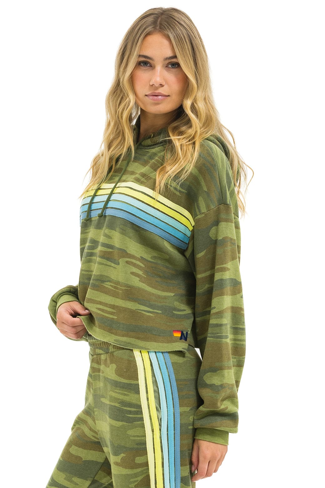 Retro 5 STRIPE RELAXED CROPPED PULLOVER HOODIE - CAMO LIME AQUA