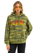 Retro UNIVERSITY OF TEXAS PULLOVER HOODIE RELAXED - CAMO
