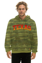Retro UNIVERSITY OF TEXAS PULLOVER HOODIE RELAXED - CAMO