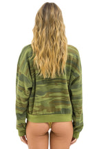 Retro HEART PRINT RELAXED CREW SWEATSHIRT - CAMO NEON PINK