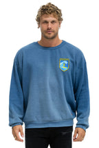 Retro SURFER WAVE PATCH RELAXED CREW SWEATSHIRT - FADED WATER