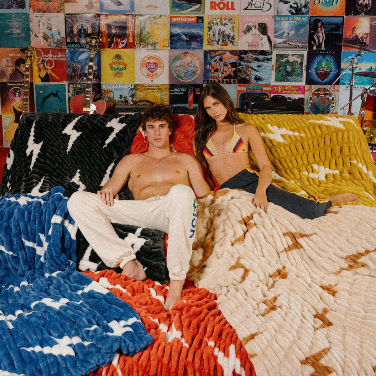 Retro Aviator Nation x Lola Blanket - Red White Bolt