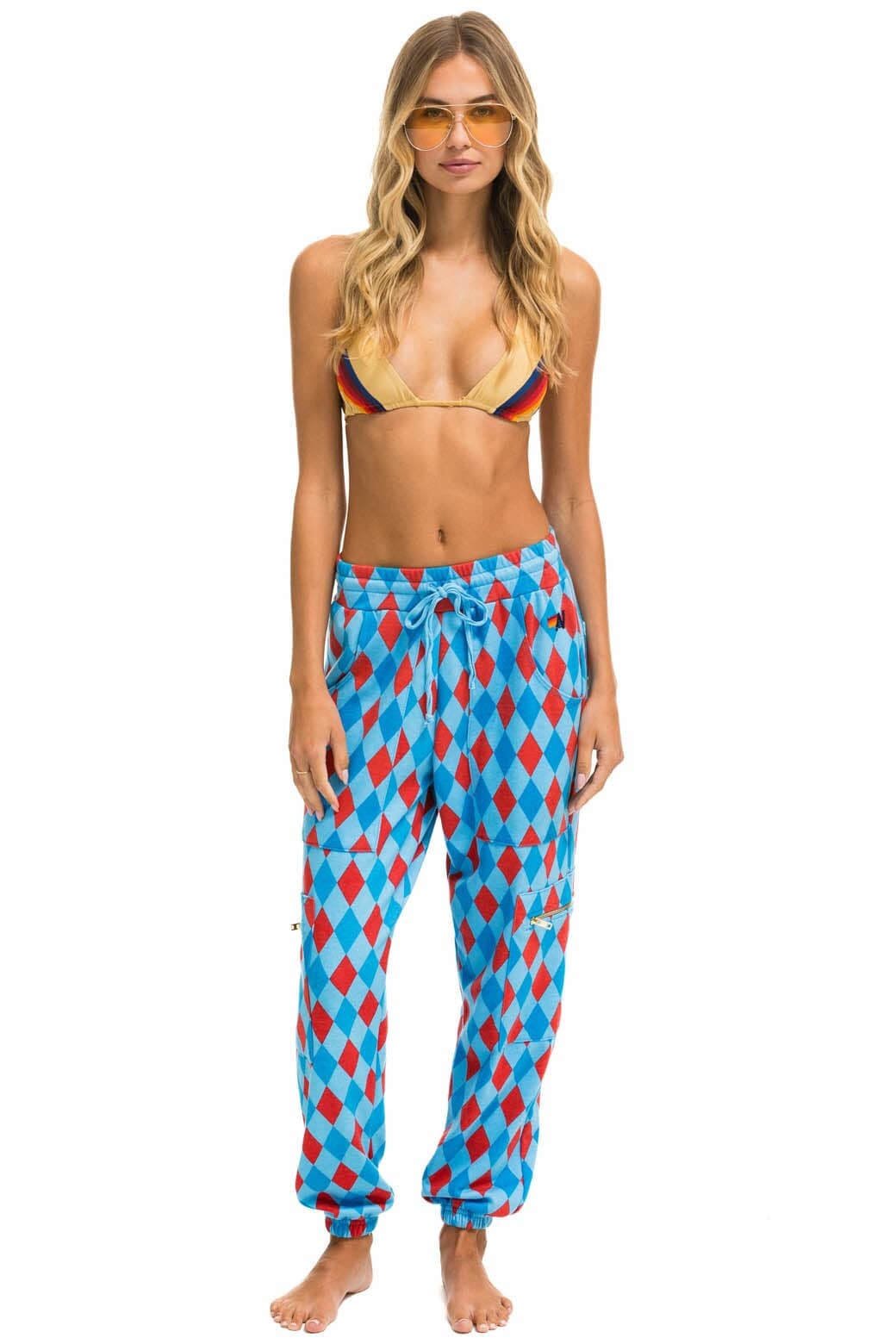 Retro DIAMOND REPEAT SMILEY 2 EMBROIDERY CARGO COLOR BLOCK SWEATPANTS - SKY